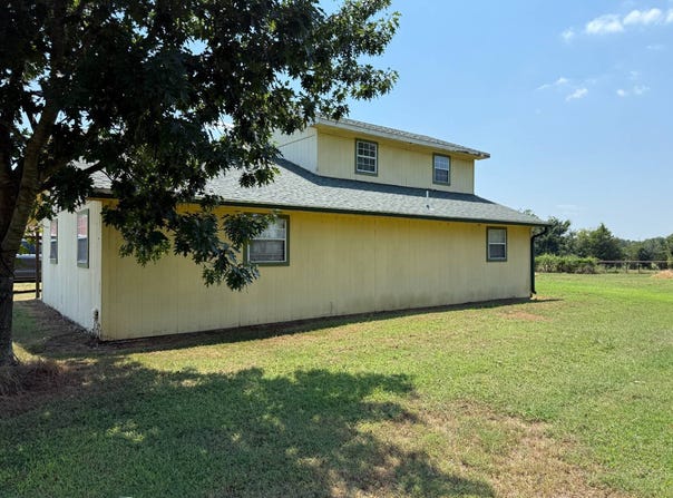 2318 E 2070th Rd, Hugo, OK 74743