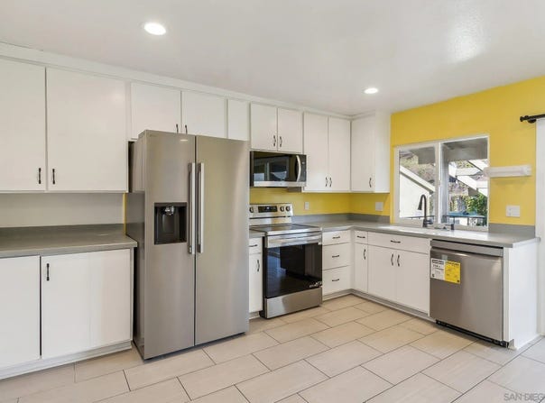 7700 Parkway Dr, La Mesa, CA 91942