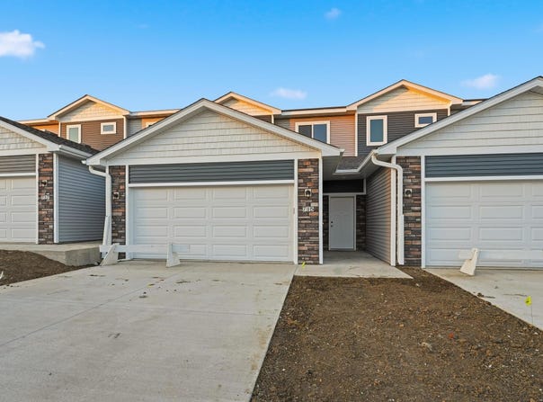715 Campusside Place, Norwalk, IA 50211