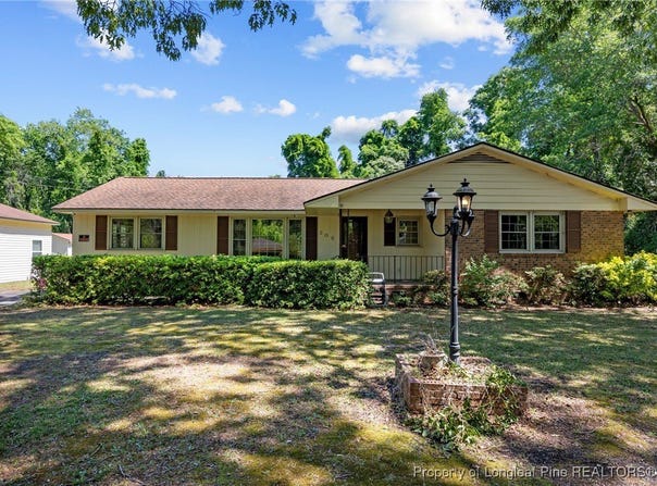 206 W Rockingham Road, Maxton, NC 28364