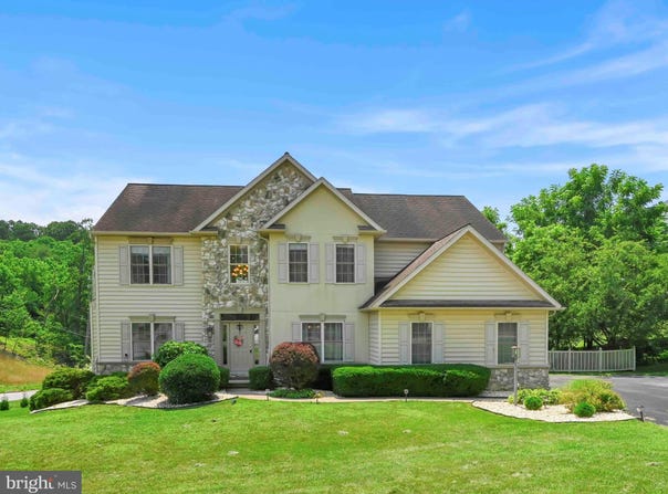 2999 LEGACY LANE, YORK, PA 17402