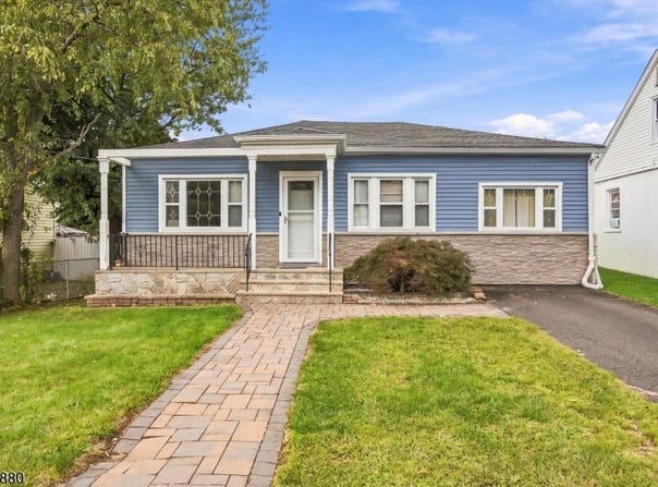 28 Newport Ave, Franklin Twp., NJ 08873-3210
