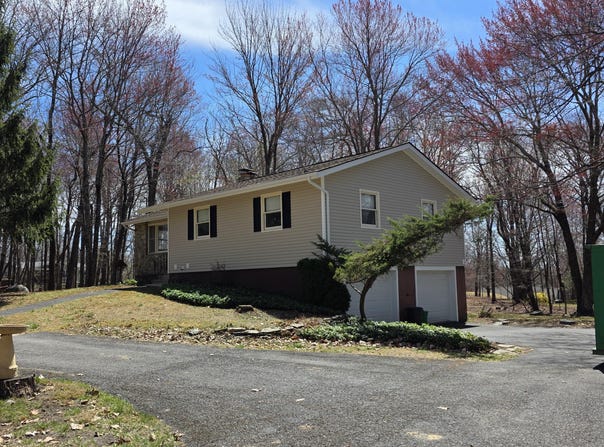 166 Applewood Drive, Swiftwater, PA 18370