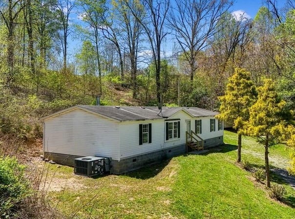 1161 Essary Road, Tazewell, TN 37879