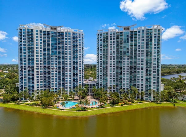 2641 N Flamingo Rd, Sunrise, FL 33323