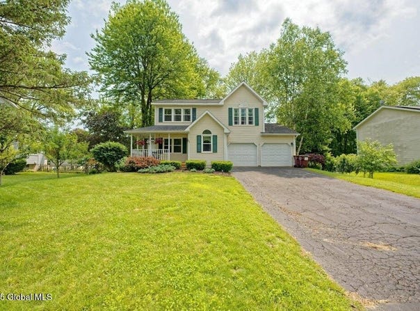 31 Dunwoodie Road, Bethlehem, NY 12077