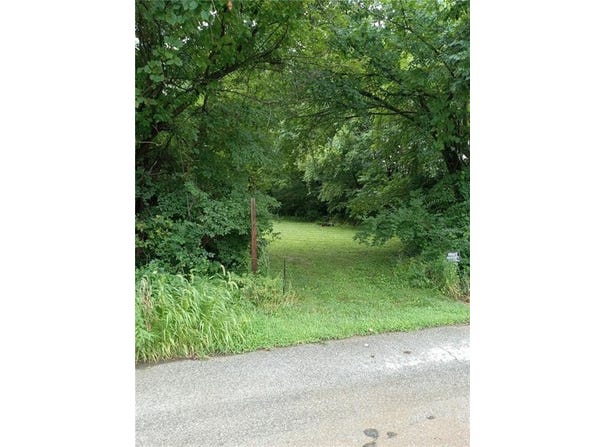 111 E Vamo Road, Warrensburg, MO 64093