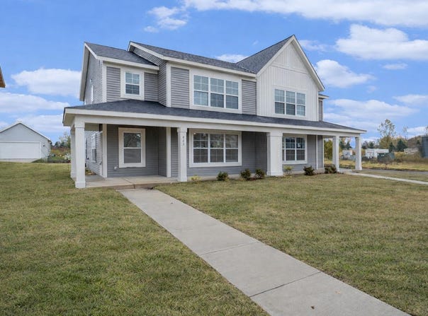 883 Main Street, Holland, MI 49423