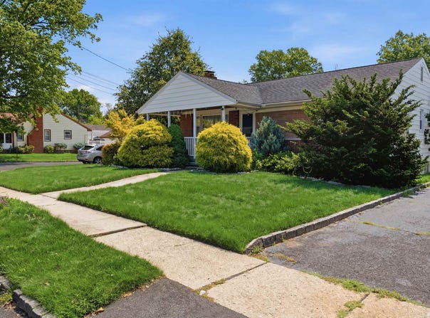 2349 COLONIAL DR, Rahway, NJ 07065