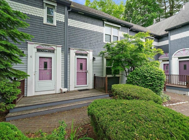 141 Pleasant St, Attleboro, MA 02703