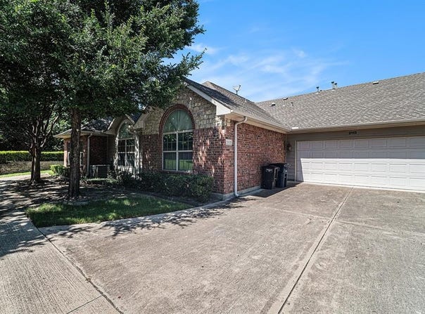 3240 Rosemeade Drive, Fort Worth, TX 76116