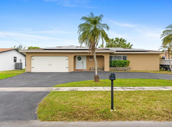 10661 NW 27th Court, Sunrise, FL 33322