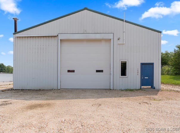 1114 E North Street, Eldon, MO 65026