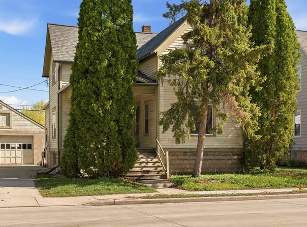 129 E JOHNSON Street, FOND DU LAC, WI 54935-3571