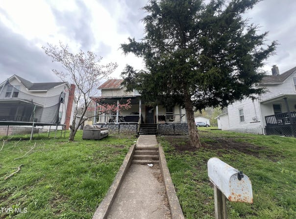 912 West Main Street, Saltville, VA 24370