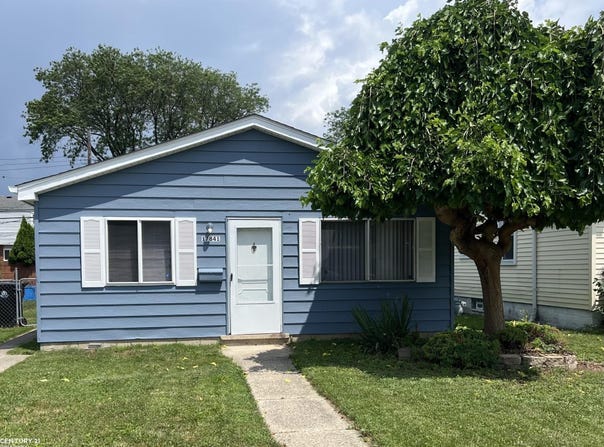 17841 Tennyson, Roseville, MI 48066