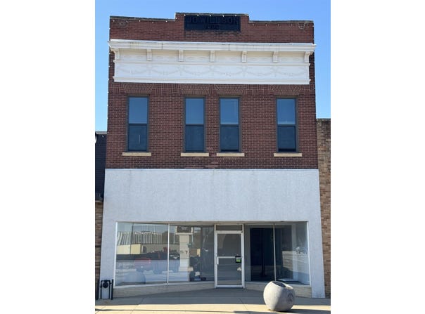 506 Central Avenue, Estherville, IA 51334