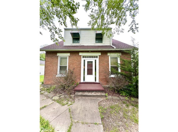 805 Mulberry Street, Warsaw, IL 62379