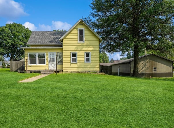 109 E Clanton Street, St Charles, IA 50240