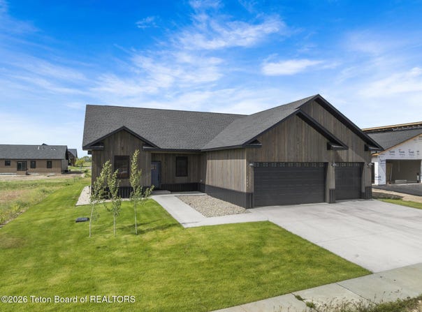 1046 PAWNEE RD, Driggs, ID 83422