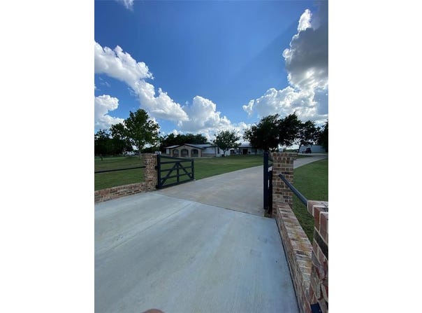 18725 County Road 620, Venus, TX 76084