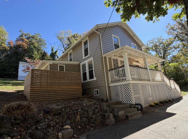 40 MORRIS MILL RD, STAUNTON, VA 24401