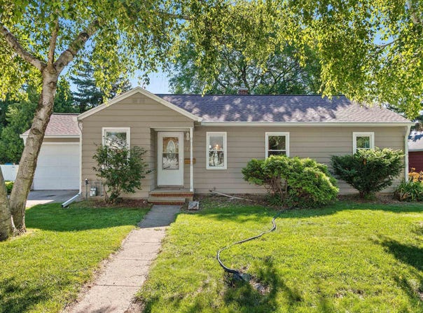 228 CEDAR Street, NEENAH, WI 54956