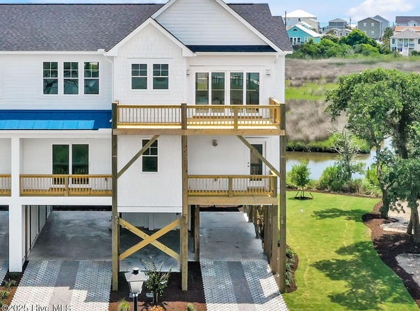 106 S Boca Bay Lane, Surf City, NC 28445