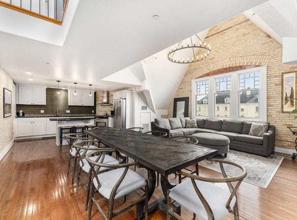 810 Cottageview Drive, Traverse City, MI 49684