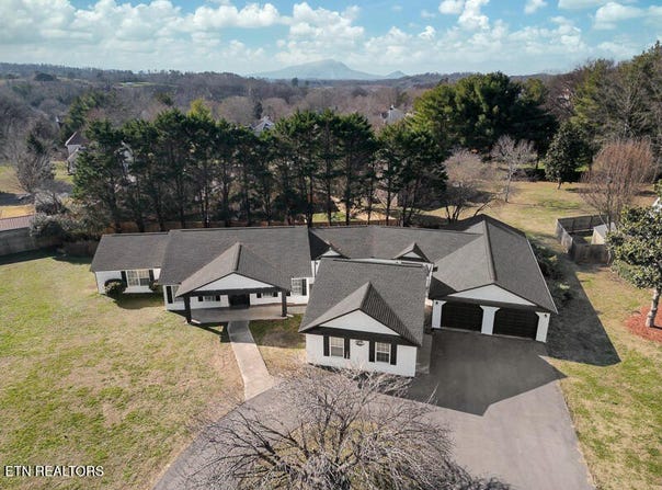 1220 Ariell Lea, Sevierville, TN 37862