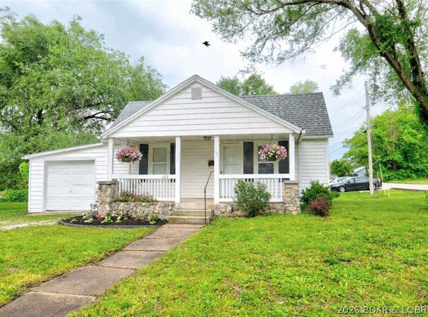 123 N Grand Avenue, Eldon, MO 65026