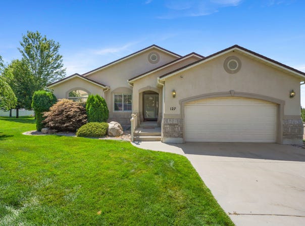 127 W HILL HAVEN S, Perry, UT 84302