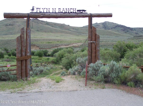 570 ST HWY 353, Boulder, WY 82923