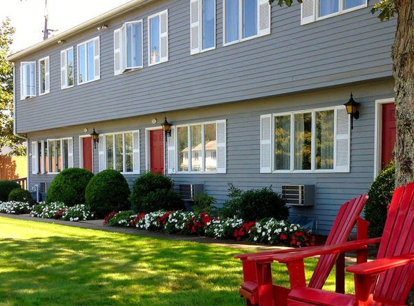 28 Falmouth Heights Road, Falmouth, MA 02540