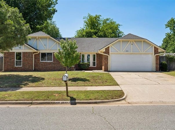 2912 Smiling Hill Boulevard, Edmond, OK 73013