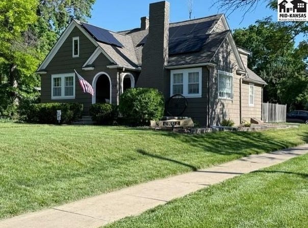 129 W 20th Ave, Hutchinson, KS 67502