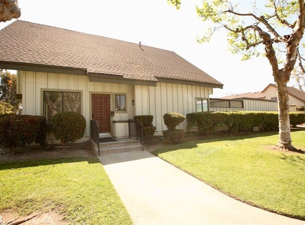 9936 Karmont Avenue, South Gate, CA 90280