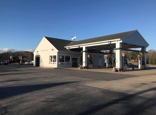 1698 Main Street, Chatham, MA 02633