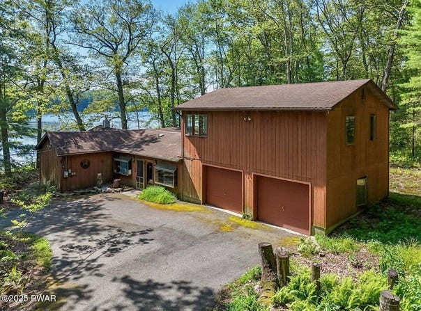 105 Sandy Beach Lane, Shohola, PA 18458