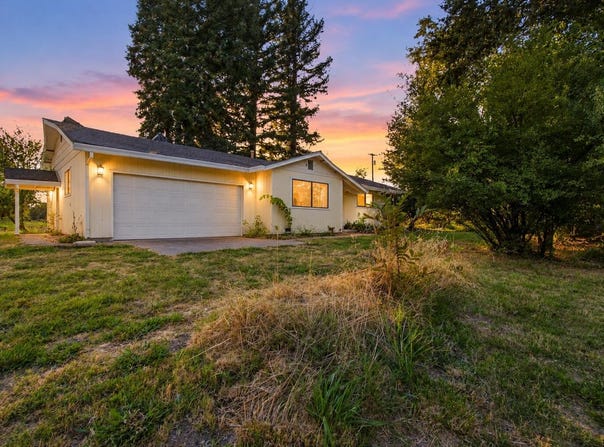 6016 CA-273, Anderson, CA 96007