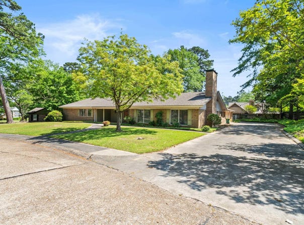 1303 Holloway, Texarkana, TX 75503