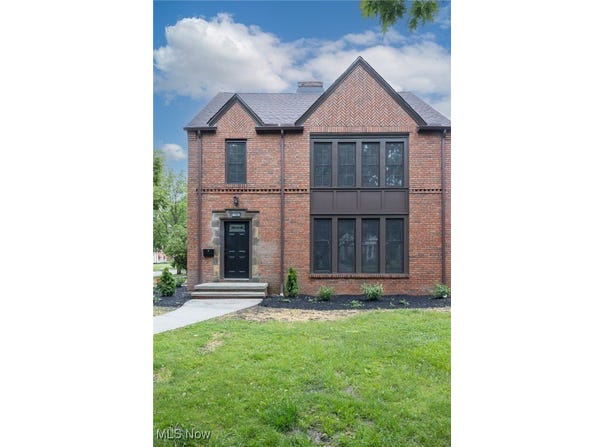 17607 Scottsdale Boulevard, Shaker Heights, OH 44120