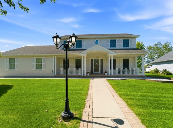 1401 W 95th Place, Crown Point, IN 46307