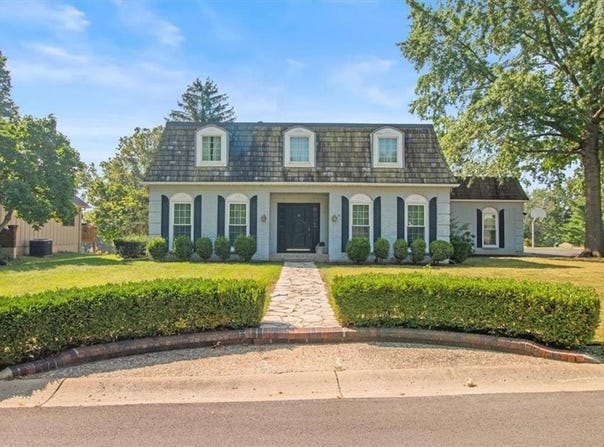420 Golfview Drive, Blue Springs, MO 64014