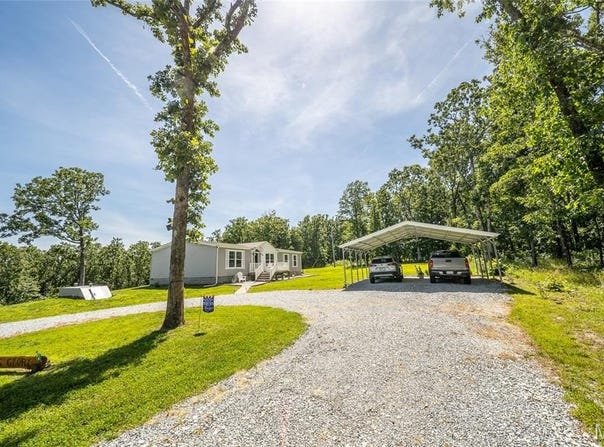 5963 Highway 17, Yukon, MO 65468