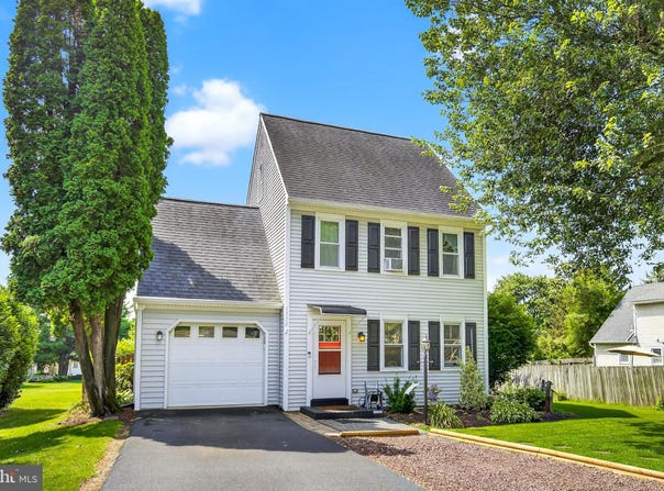 1558 MILLPORT ROAD, LANCASTER, PA 17602
