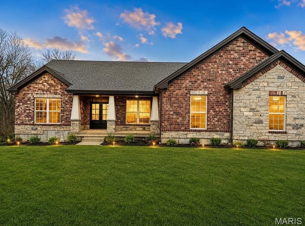 100 N Four Mile Road, Washington, MO 63090