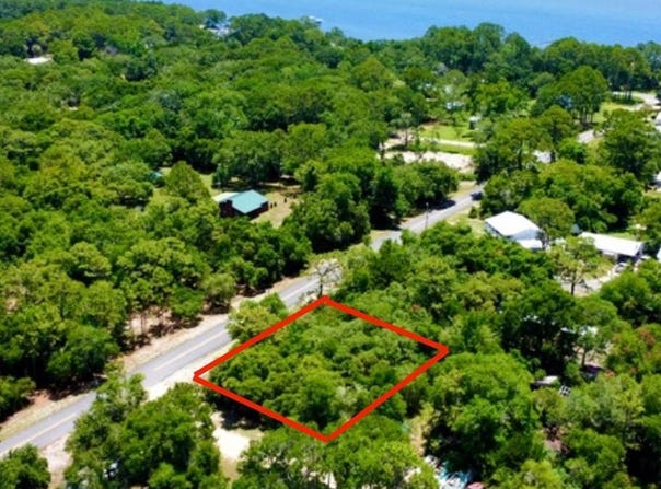 2530 Oleander Ter, Lanark Village, FL 32323