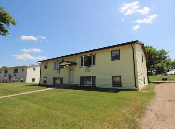 2115 SW 2nd Avenue, Minot, ND 58701