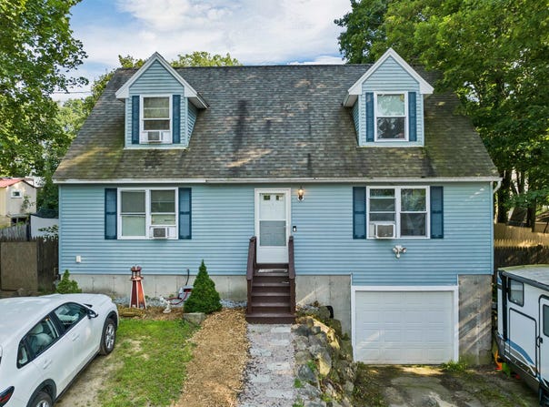 57 Oak Street, Franklin, NH 03235